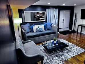 Smart TV, fireplace, computer monitors
