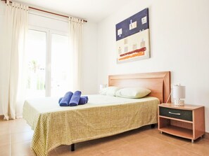 4 bedrooms, iron/ironing board, WiFi - Pesquer by Interhome (L'Ametlla de Mar)