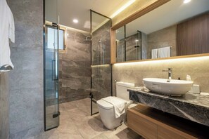 Premium Apartment | Bathroom | Shower, free toiletries, hair dryer, slippers - The Peak M8 Midtown (Ho Chi Minh City)