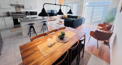 Brand New Luxurious & Cozy 4Beds + 2.5Bathrooms Townhouse