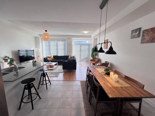 Brand New Luxurious & Cozy 4Beds + 2.5Bathrooms Townhouse