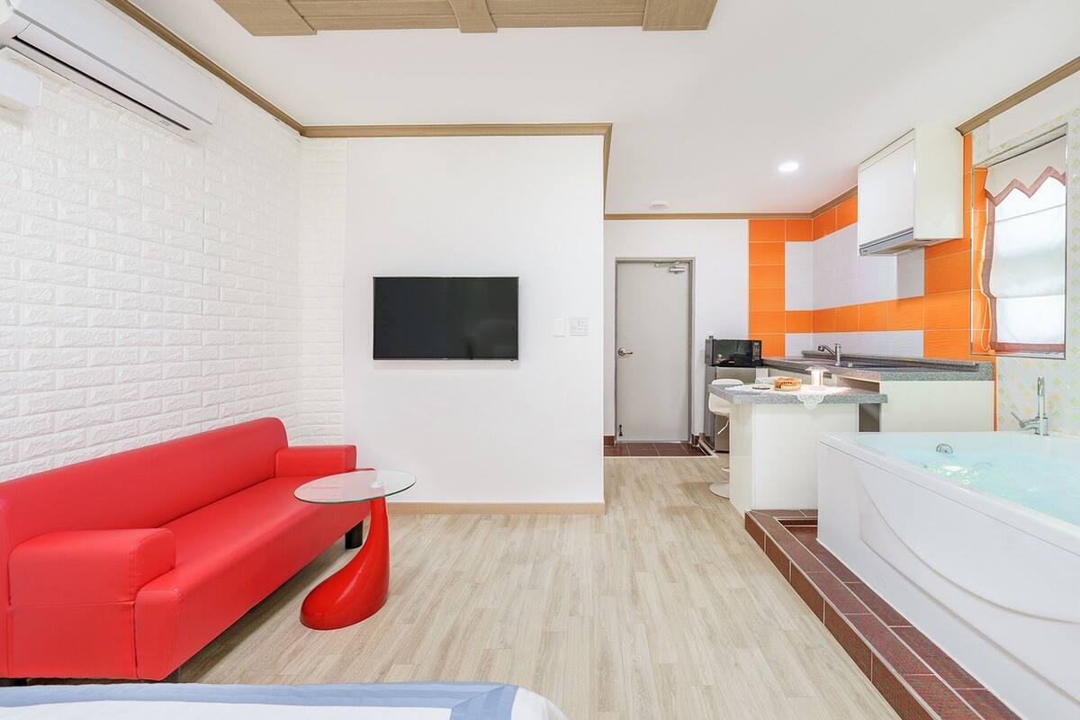 Basic Room, 1 Bedroom (203 cherry) | 1 bedroom, free WiFi