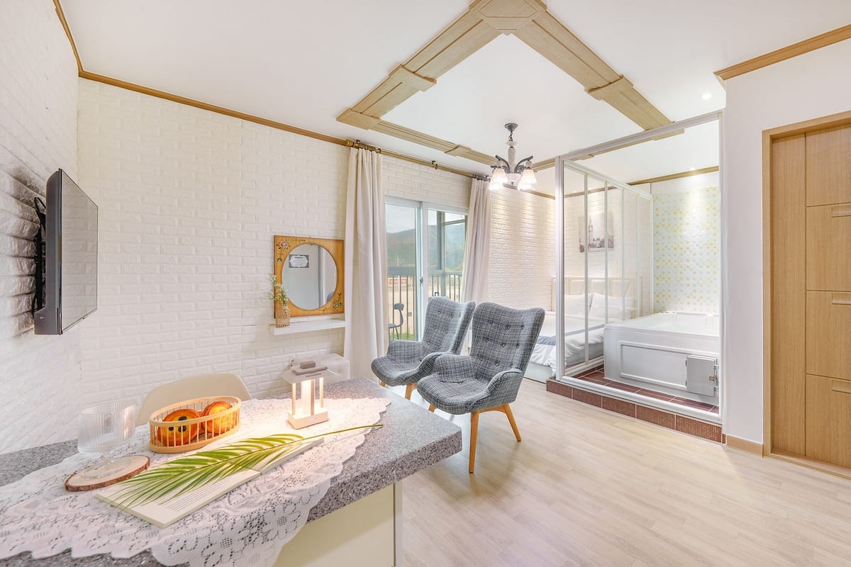 Basic Room, 1 Bedroom (202 melon) | 1 bedroom, free WiFi