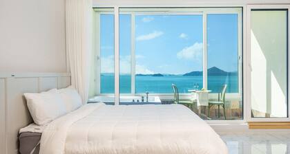 Yeosu Stay Raonpine Spa Pension