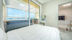 Chambre de base, 1 chambre (Ocean View Room 301 (Swimming Spa)) | 1 chambre, accès au Wi-Fi (inclus)