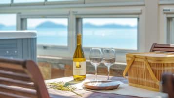 Basic Room, 1 Bedroom (Ocean View Room 301 (Swimming Spa)) | 1 bedroom, free WiFi