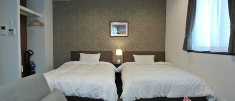 1 bedroom, desk, free WiFi, bed sheets