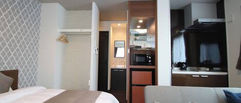 1 bedroom, desk, free WiFi, bed sheets