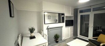 Kentmere Apartment - Sleeps 4 - Pet friendly