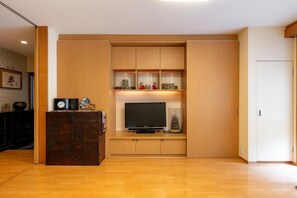 Interior - Luxury Living in Hiroo: Walk to Station Arisugawa Park. Direct to Ginza/Roppongi (渋谷区)