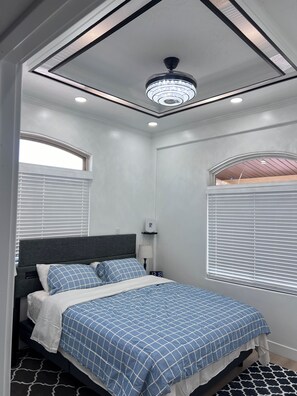 1 habitación, tabla de planchar con plancha, wifi gratis y ropa de cama 