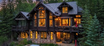 Summit Lodge - 6 bedroom lodge in Arrowhead - stunning views, hot tub