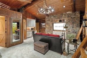 TV, offices - Summit Lodge - 6 bedroom lodge in Arrowhead - stunning views, hot tub (Edwards)