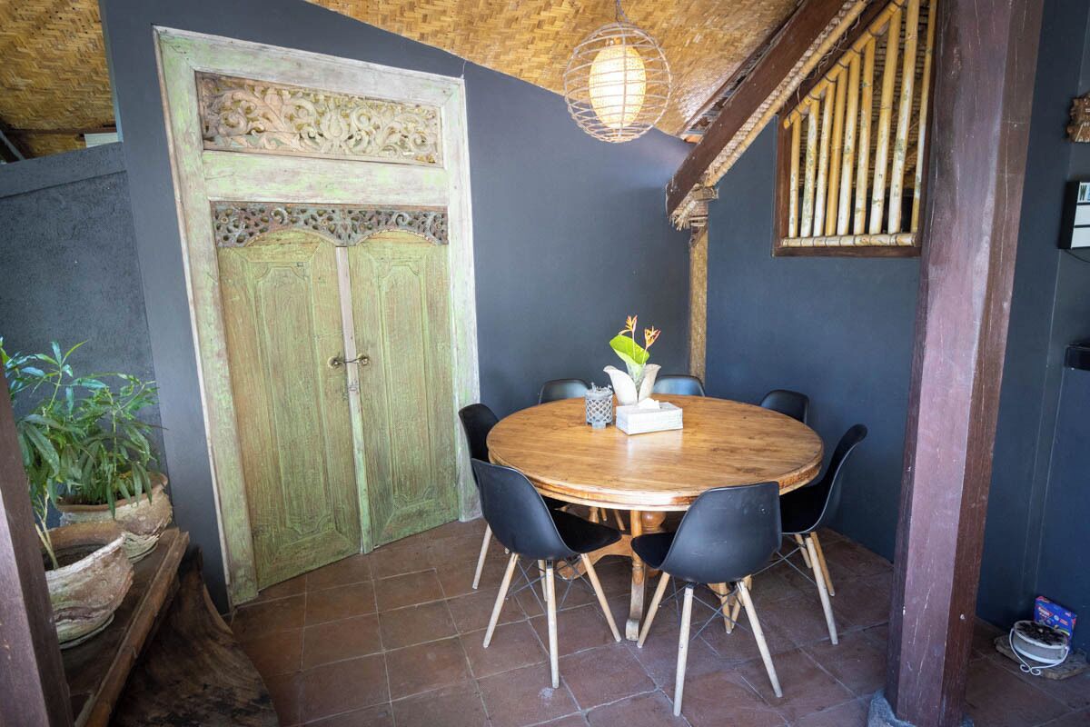 Deluxe Suite, 2 Bedrooms, Private Pool | Dining room