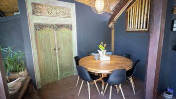 Deluxe Suite, 2 Bedrooms, Private Pool | Dining room