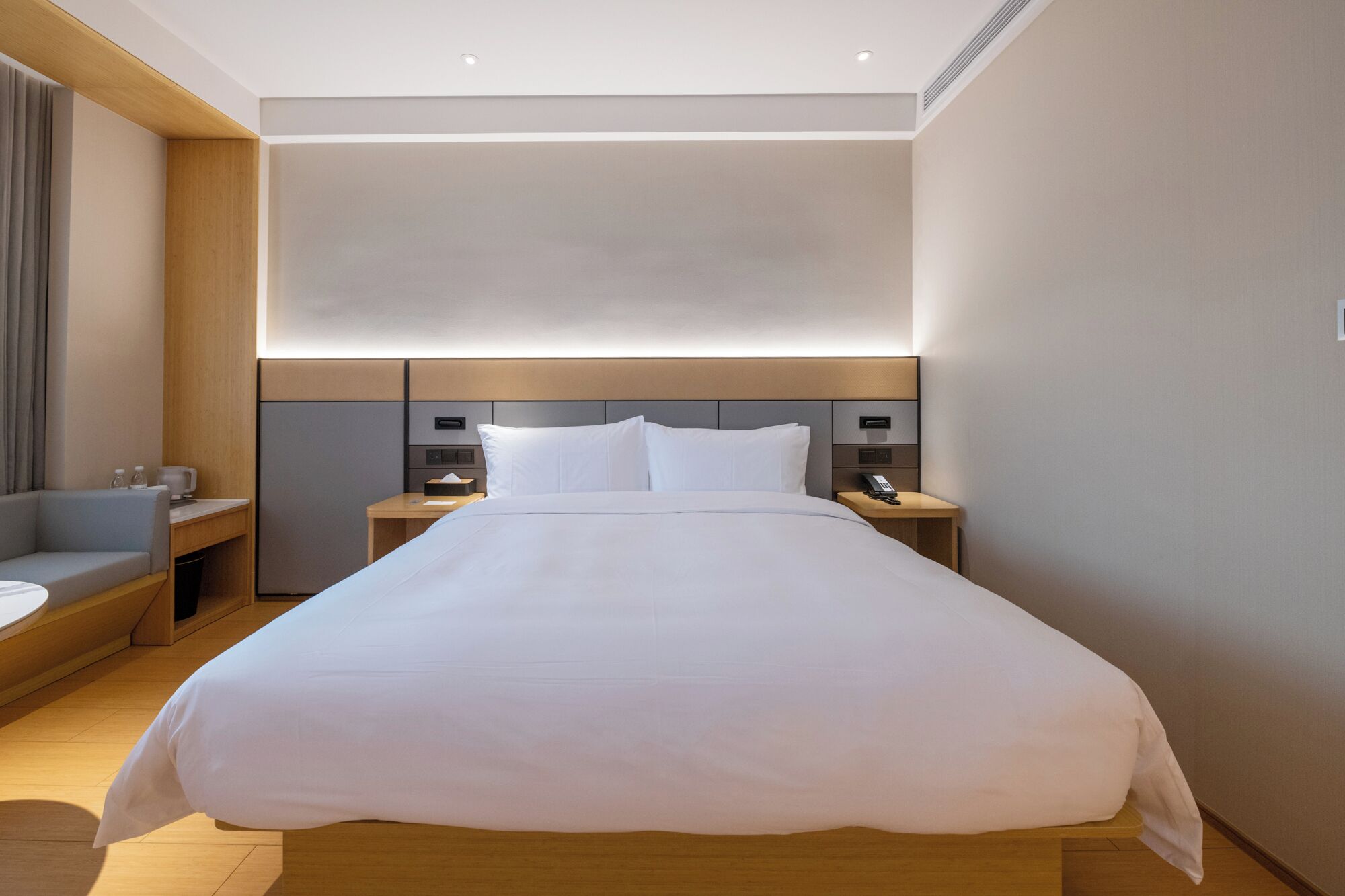 Photo - JI Hotel Shanghai Pudong Airport East Station - Pudong Airport Free Shuttle Bus