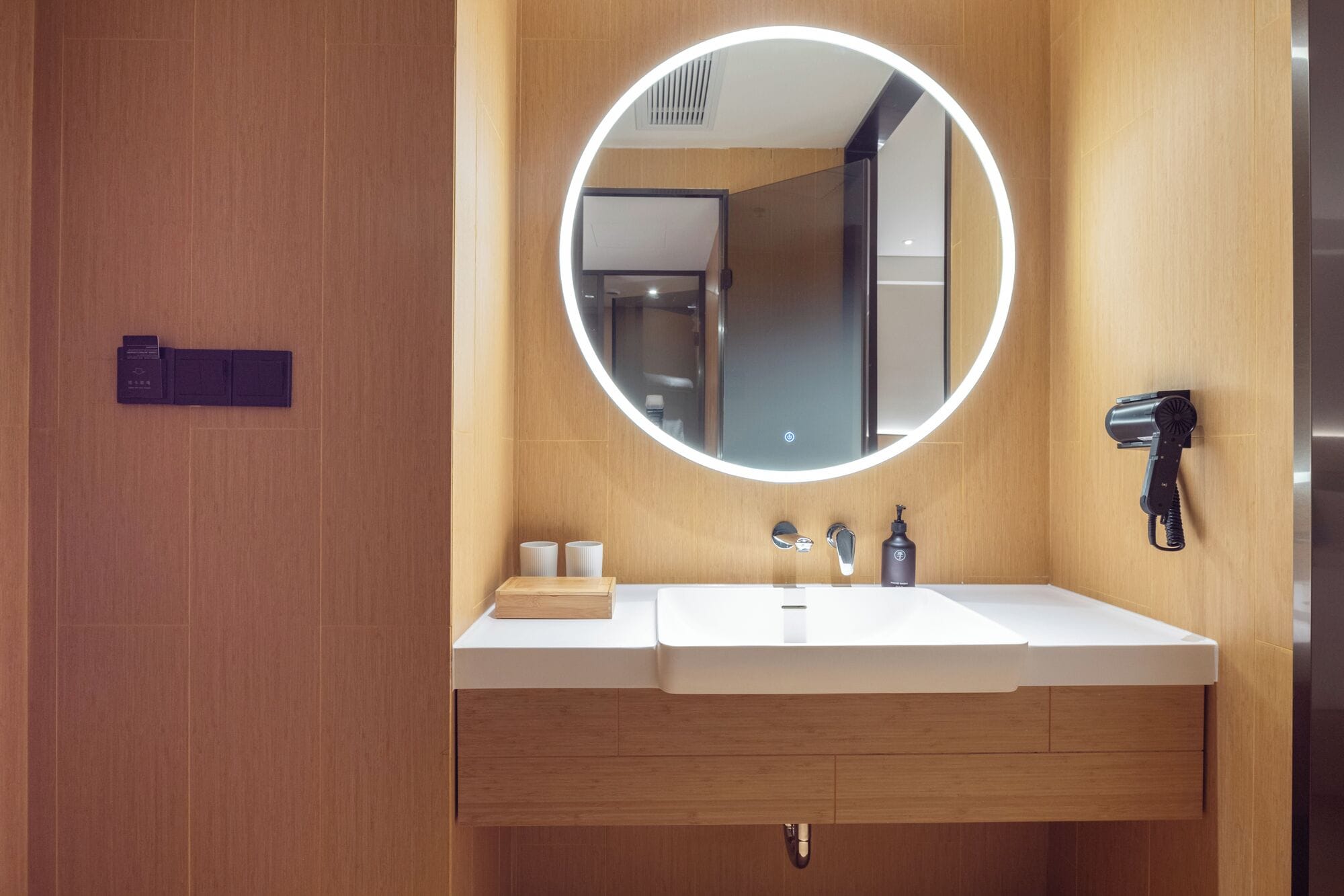 Photo - JI Hotel Shanghai Pudong Airport East Station - Pudong Airport Free Shuttle Bus