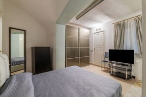 1 chambre, fer et planche à repasser, Wi-Fi, draps fournis