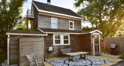 Charming 2-bedroom cottage with AC and WiFi in fantastic Cape May