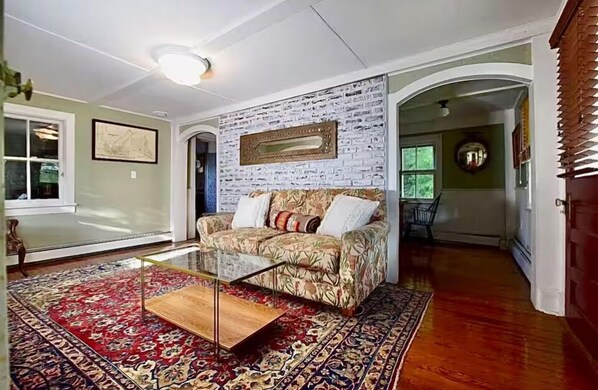 Smart TV, books - Charming 2-bedroom cottage with AC and WiFi in fantastic Cape May (Cape May)