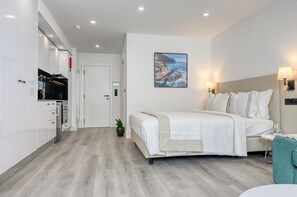 Iron/ironing board, free WiFi, bed sheets - BSE15 Apartments 1B, a Home in Madeira (Funchal)