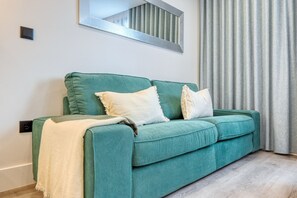 TV - BSE15 Apartments 2E, a Home in Madeira (Funchal)