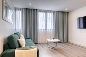 TV - BSE15 Apartments 2F, a Home in Madeira (Funchal)