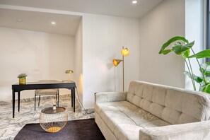 TV - BSE15 Apartments 4L, a Home in Madeira (Funchal)