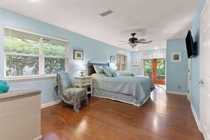 3 室のベッドルーム、アイロン / アイロン台、WiFi (無料)、ベッドシーツ