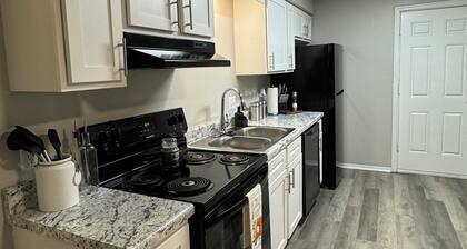Tranquil 2-bedroom apartment in Fayetteville near UofA