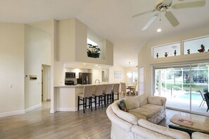 Smart TV - Stunning 3/2 pool home in the heart of Punta Gorda - Pelican Poolside (Punta Gorda)