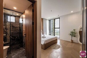 Panoramic Διαμέρισμα, 1 Υπνοδωμάτιο, Μπαλκόνι, Θέα στην Πόλη | Κρεβάτια memory foam, μίνι μπαρ, χρηματοκιβώτιο στο δωμάτιο, γραφείο 