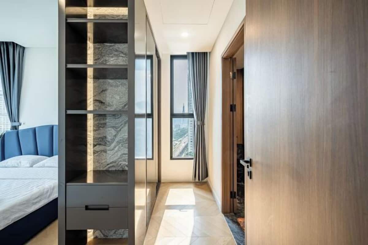 Memory foam beds, minibar, in-room safe, desk
