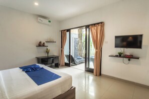 3 bedrooms, in-room safe, iron/ironing board, WiFi