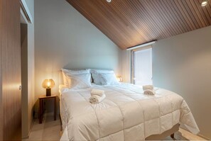 3 bedrooms, desk, travel cot, free WiFi