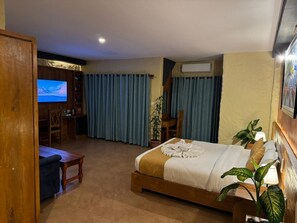 Desk, laptop workspace - Annapurna Boutique Hotel (Pokhara)