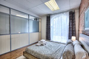 2 Schlafzimmer, Schreibtisch, Bügeleisen/Bügelbrett, WLAN