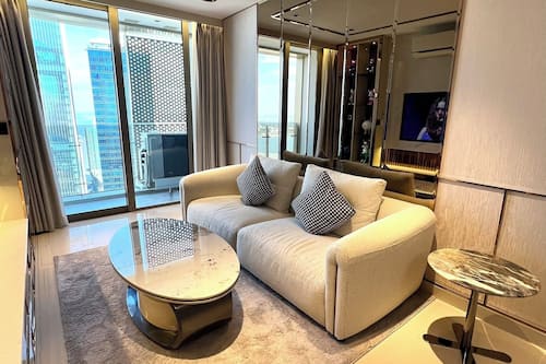Sapphire Room | Living area | 55-inch flat-screen TV with cable channels
