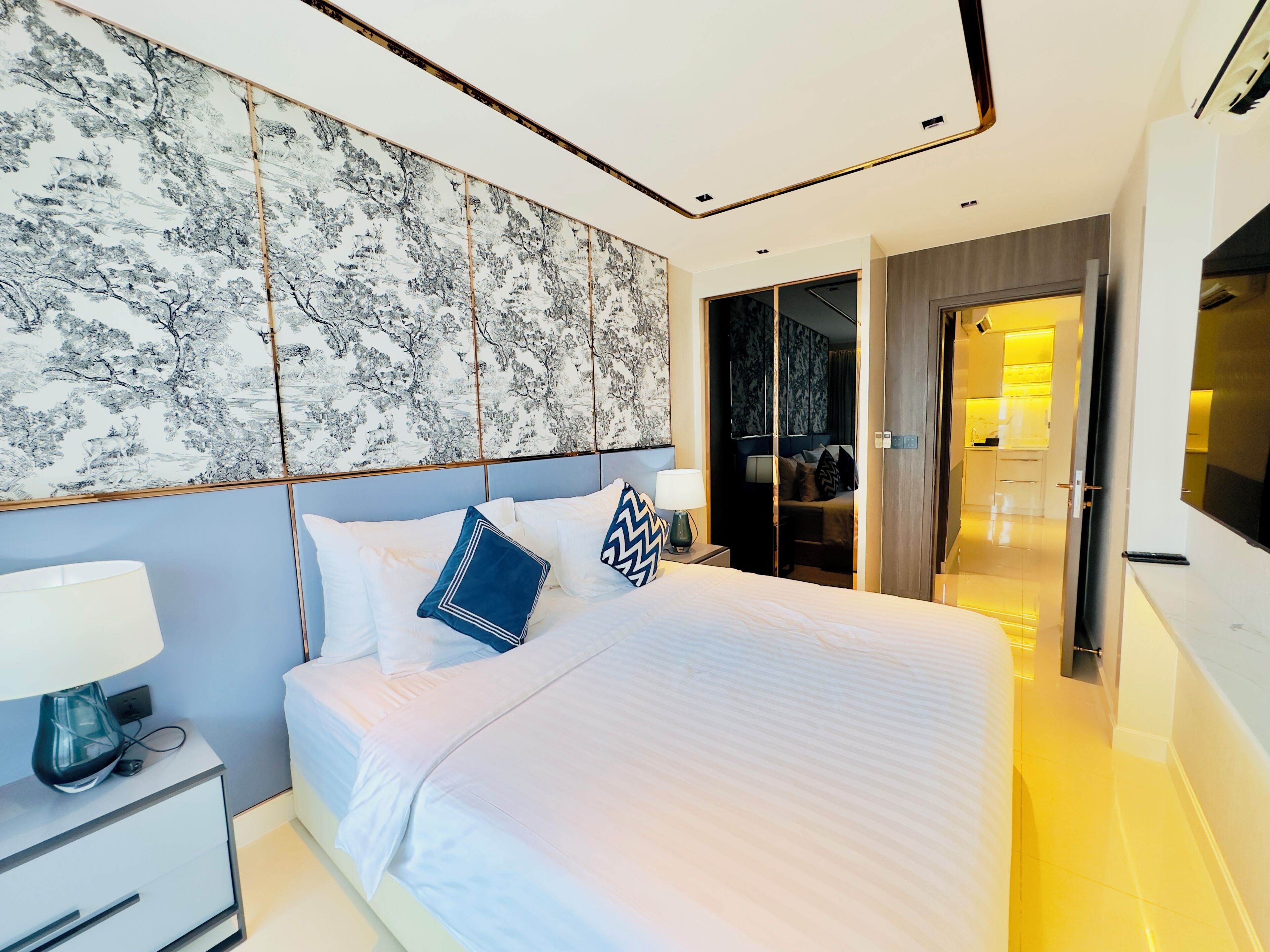 Blue Sapphire Room | Egyptian cotton sheets, premium bedding, Select Comfort beds