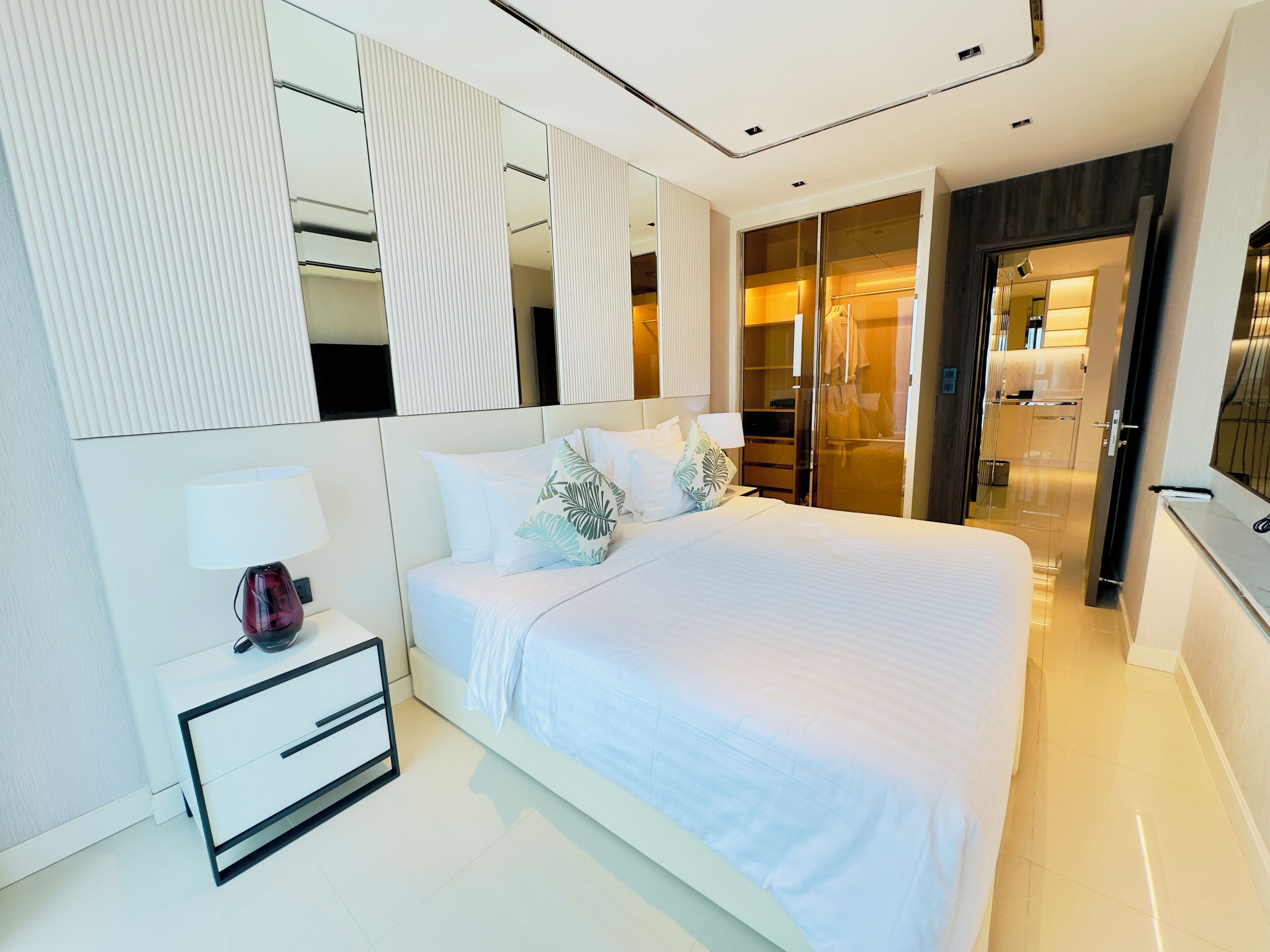 Diamond Room | Egyptian cotton sheets, premium bedding, Select Comfort beds