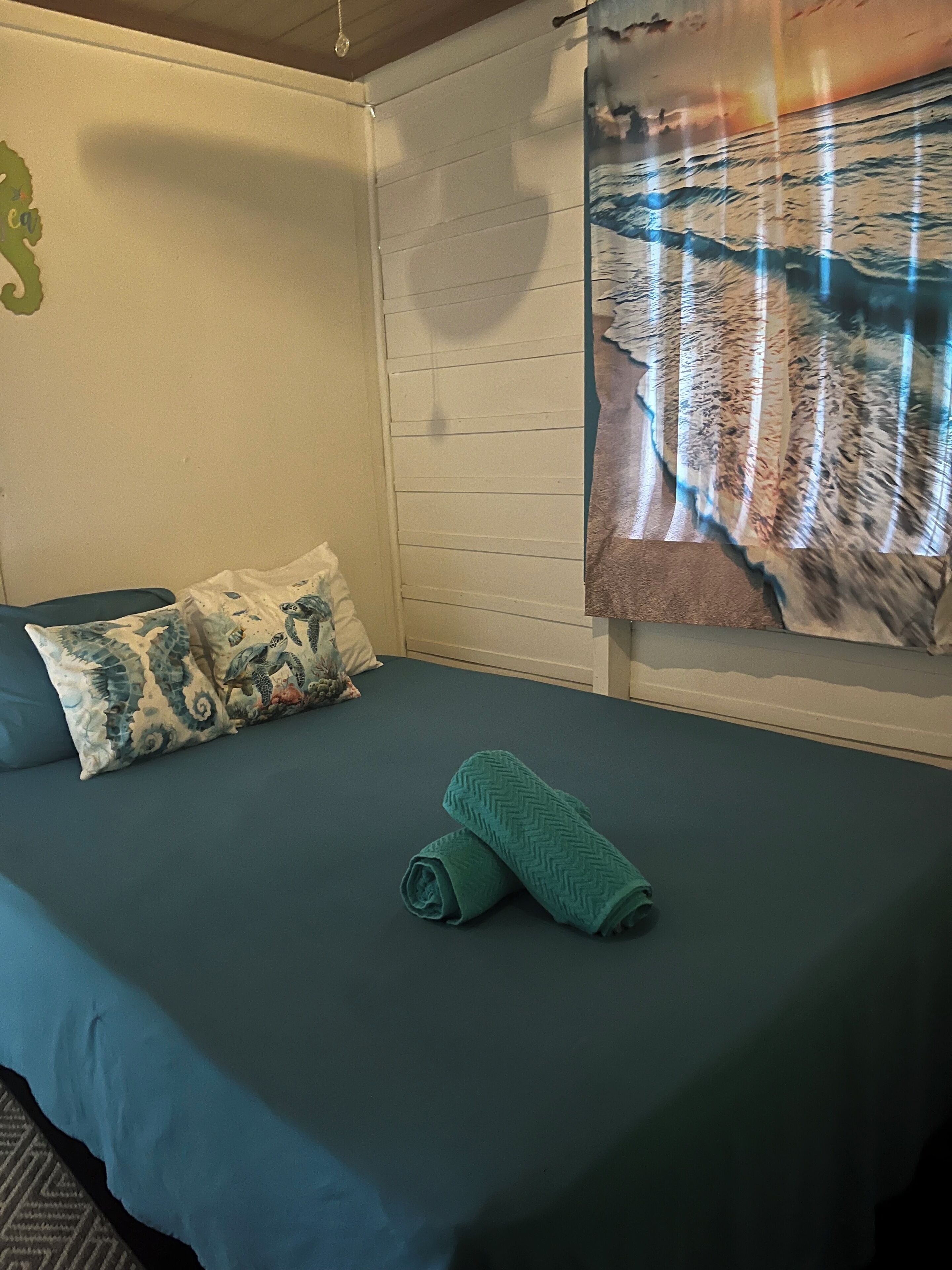 3 bedrooms, in-room safe, iron/ironing board, WiFi