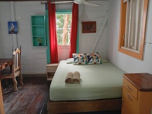 3 bedrooms, WiFi, bed sheets - Ocean view, Relax and escape at this peaceful peace of this tropical paradise. (Bocas del Toro)