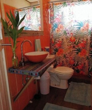 Håndklær, såpe og toalettpapir