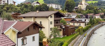 Large holiday home in the center, garden, sauna