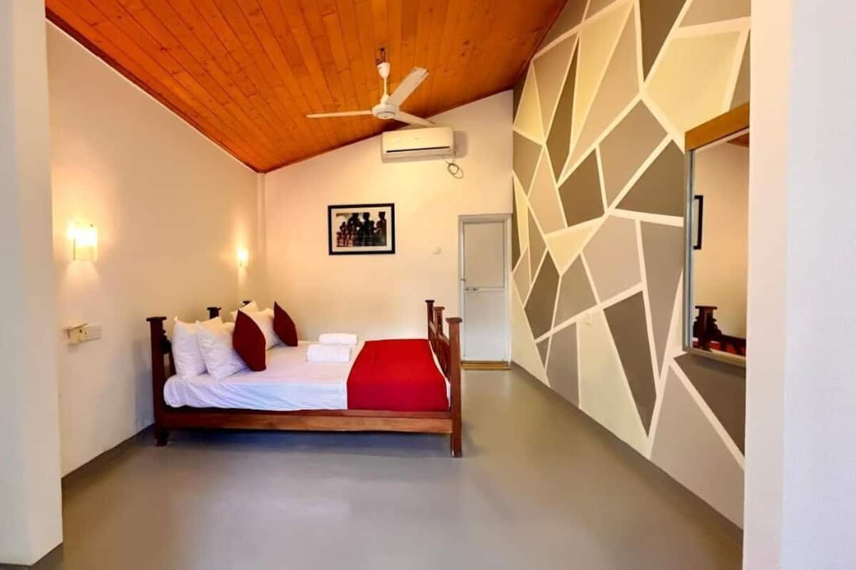 Deluxe Double Room | In-room safe, free WiFi, bed sheets