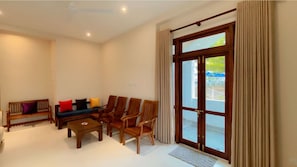 Deluxe Apartment | Living area