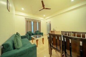 Executive Suite, Mountain View | In-room dining