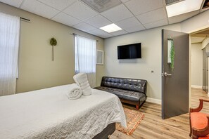 5 chambres, fer et planche à repasser, Wi-Fi, draps fournis
