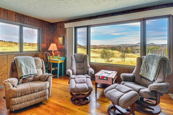 Thermopolis Vacation Rental | 4BR | 2BA | 2,500 Sq Ft | 2 Steps Required