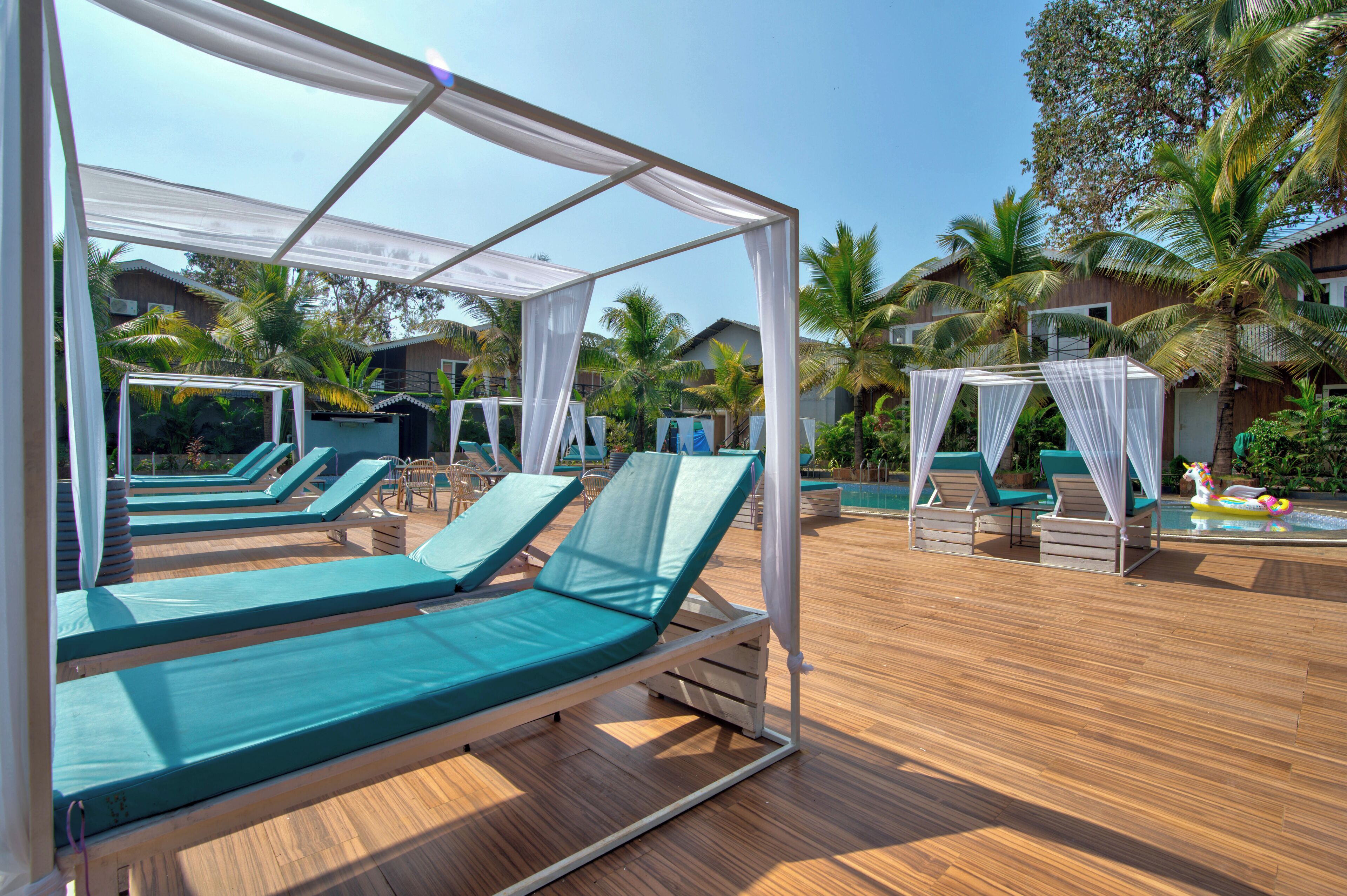 13 indoor pools, outdoor pool